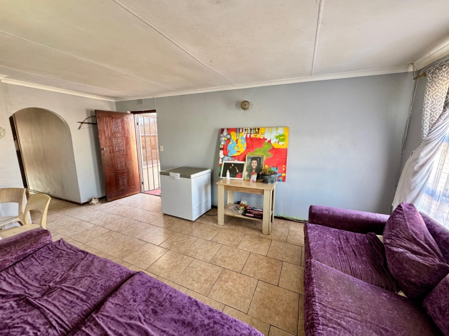 To Let 3 Bedroom Property for Rent in Strandfontein Village Western Cape